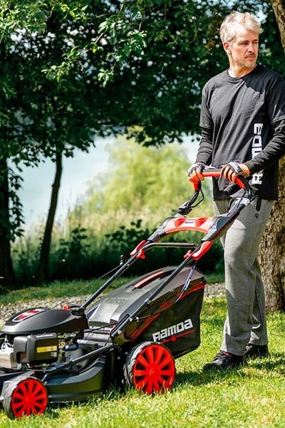 Izlozbeno-okno/kosilnica-ramda